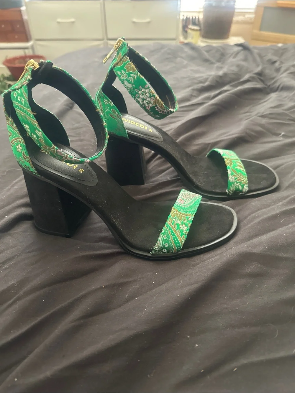 H&M Divided Green Floral Jacquard Block Heel Sandals – Size 39 (Never Worn)